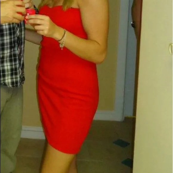 Strapless fitted dress - Picture 3 of 3